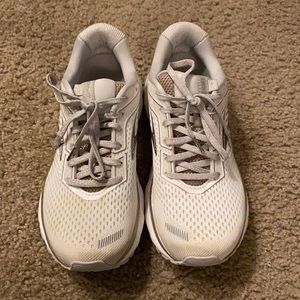 Brooks Ghost 12